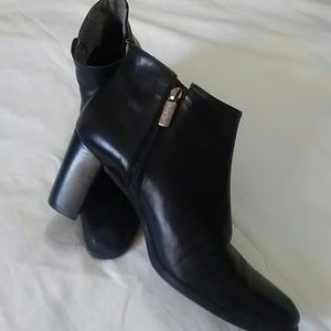 ENZO ANGIOLINI ankle booties.